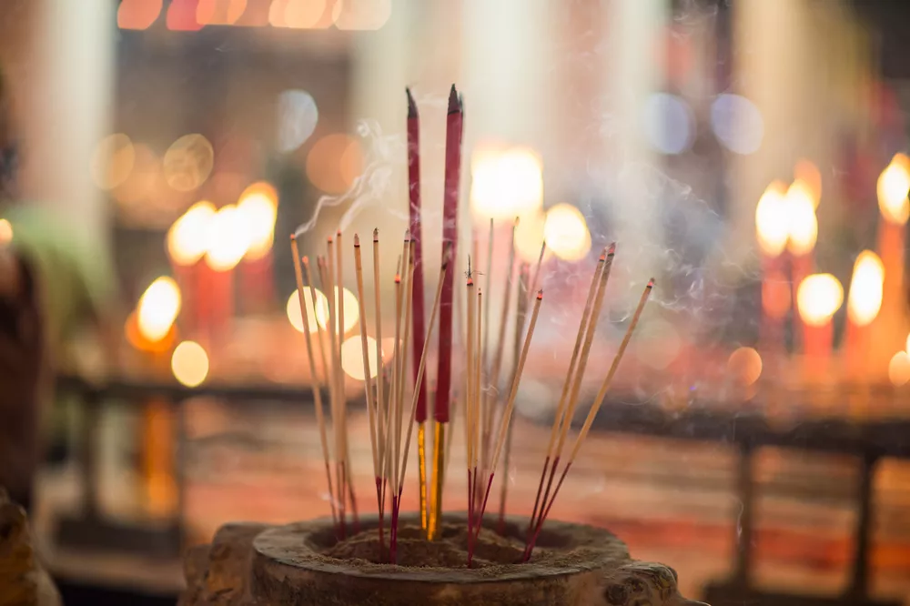 Burning incense linked to changes in oral bacteria - Incisal Edge ...